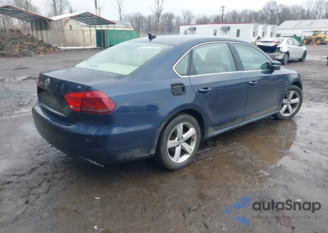 2013 Volkswagen Passat 2.5L Se z USA, uszkodzony, nr VIN 1VWBH7A38DC078191